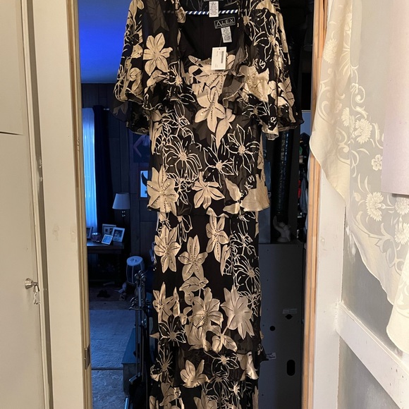 ALEX designer dress - Picture 1 of 5